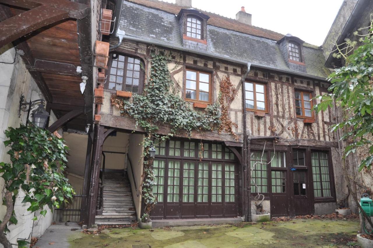 Le Vieux Relais Hotel Cosne-Cours-Sur-Loire Exterior photo