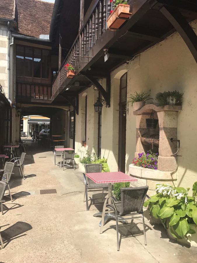 Le Vieux Relais Hotel Cosne-Cours-Sur-Loire Exterior photo