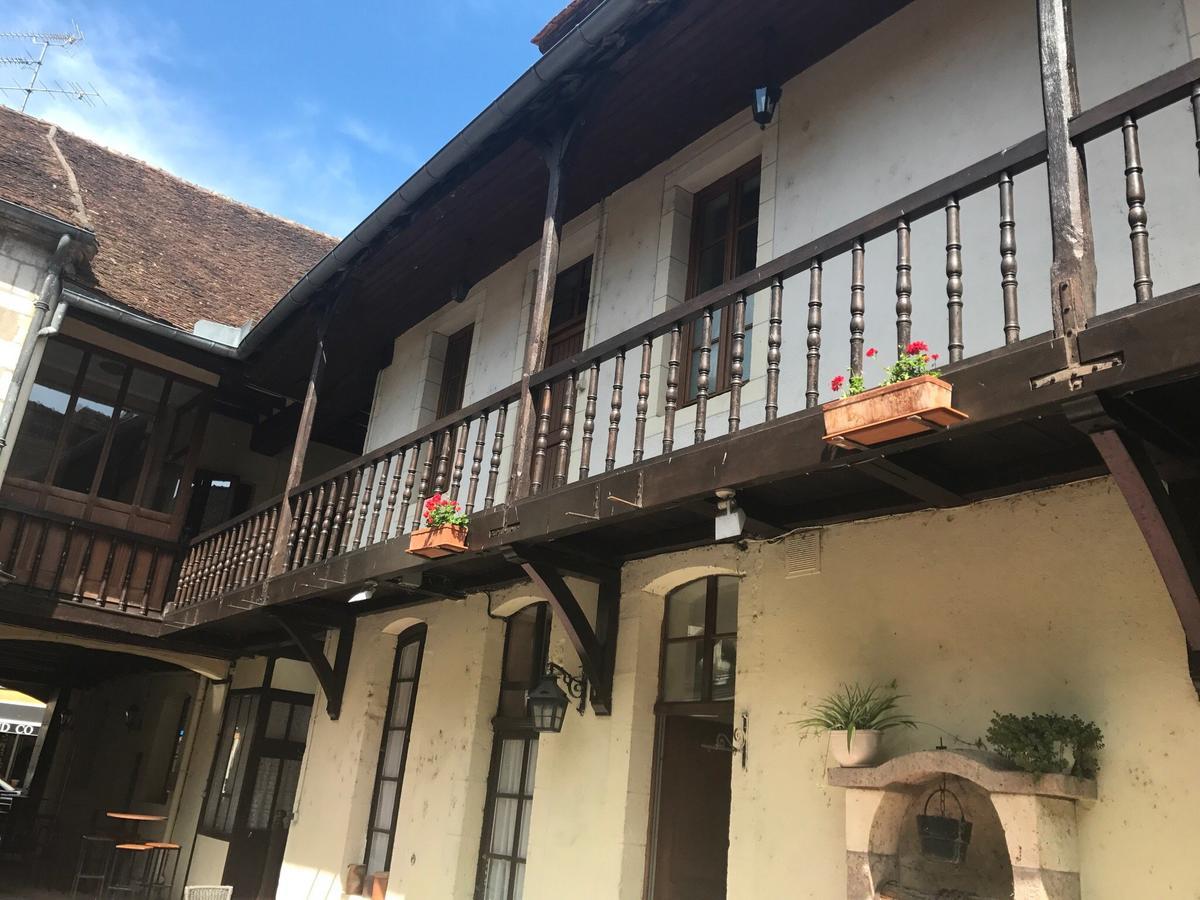 Le Vieux Relais Hotel Cosne-Cours-Sur-Loire Exterior photo