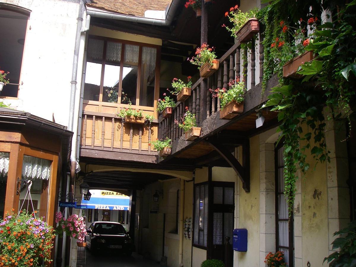 Le Vieux Relais Hotel Cosne-Cours-Sur-Loire Exterior photo