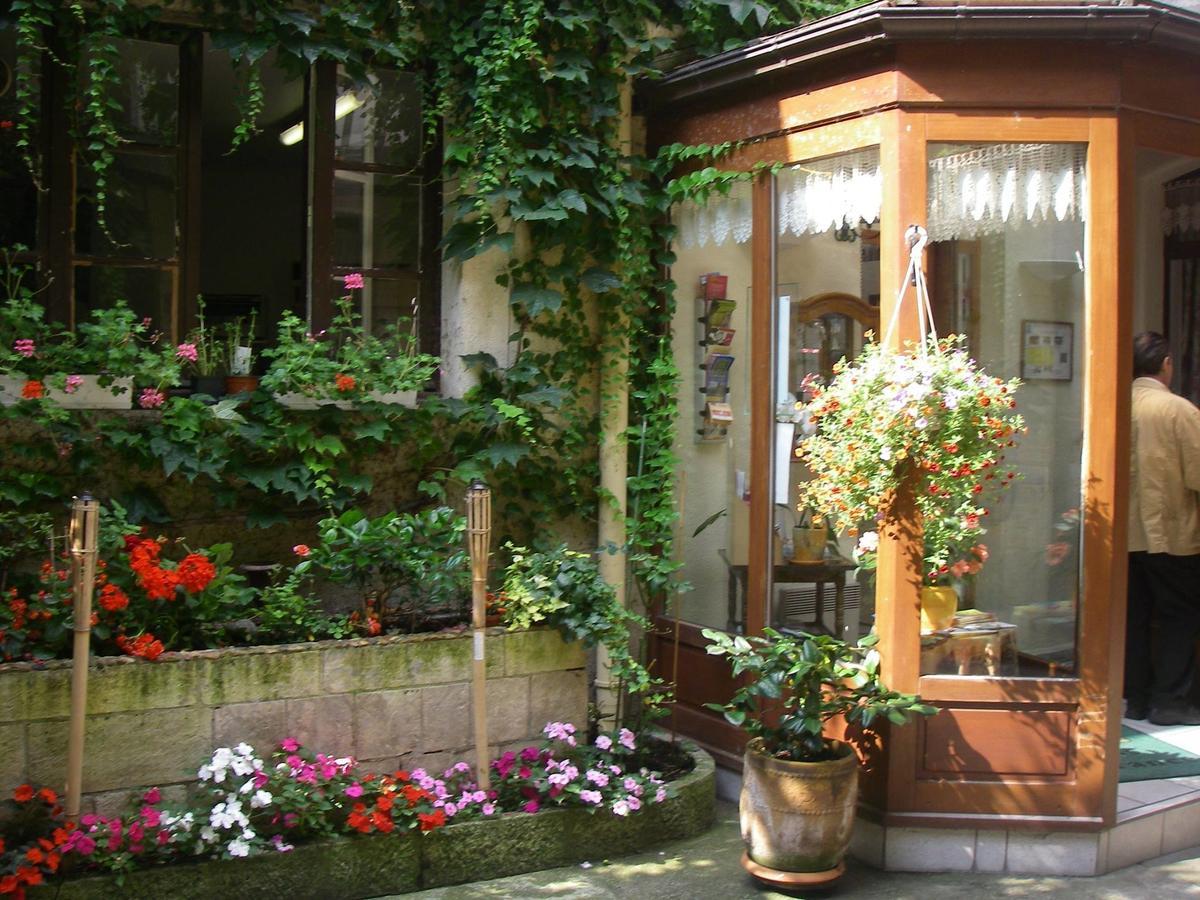 Le Vieux Relais Hotel Cosne-Cours-Sur-Loire Exterior photo