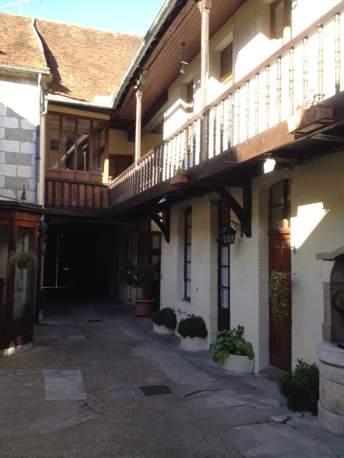 Le Vieux Relais Hotel Cosne-Cours-Sur-Loire Exterior photo