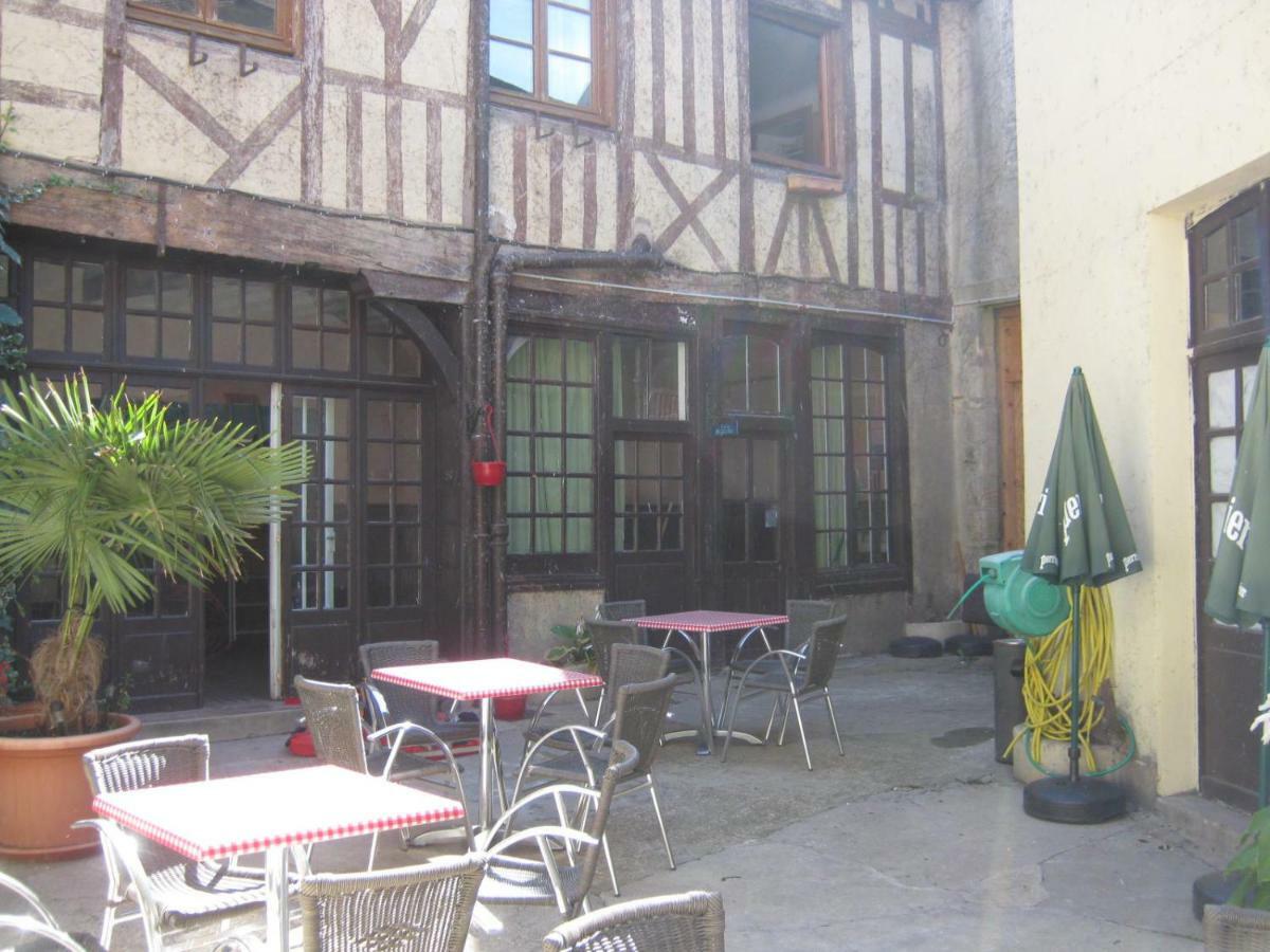 Le Vieux Relais Hotel Cosne-Cours-Sur-Loire Exterior photo